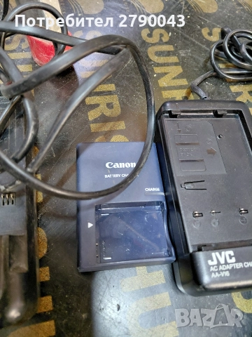 зарядно JVC, снимка 3 - Батерии, зарядни - 52645999