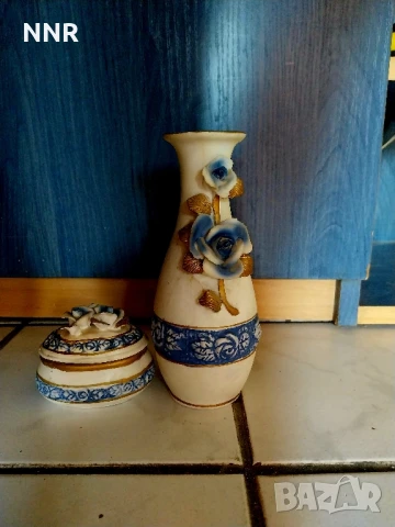 Вазичка и кутийка за бижута / дреболии