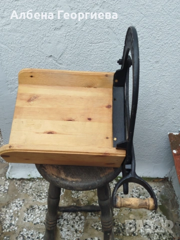 Немска дървена   ретро гилотина 