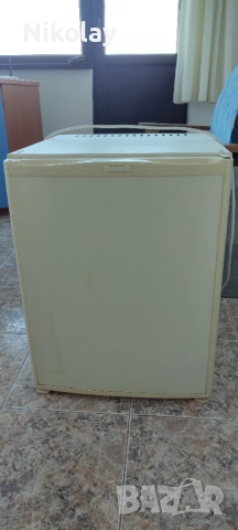 Продавам Мини бар хладилник Беко., снимка 2 - Хладилници - 52431353