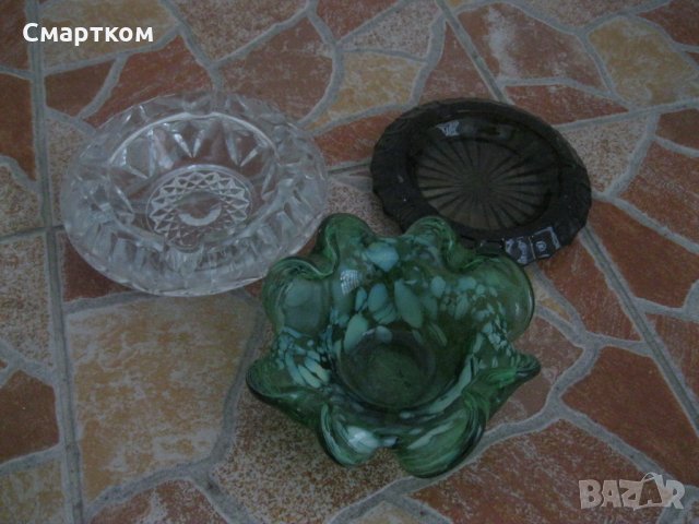 1бр. кристален + 2бр. стъклени пепелника