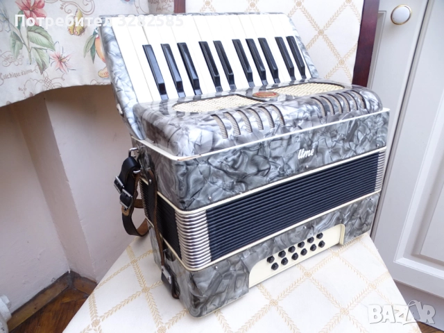 Акордеон Велтмайстер 12 баса, снимка 4 - Акордеони - 52811768