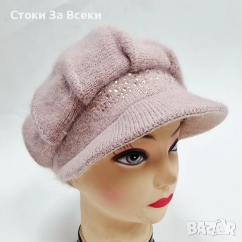 Елегантна зимна плетена шапка с козирка и камъчета, снимка 7 - Шапки - 52691791