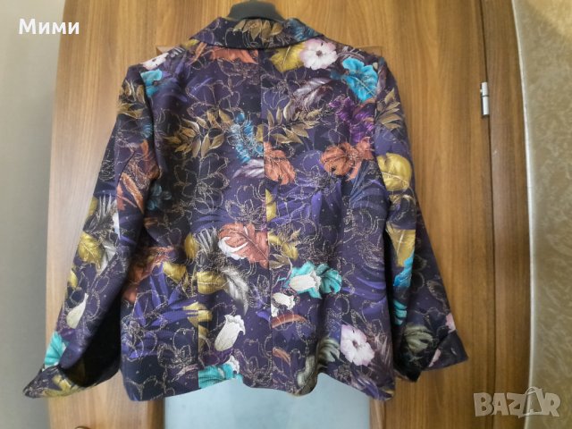 Дамско сако, снимка 2 - Сака - 32264283