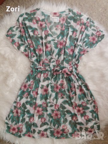 -20% Рокля на цветя с остро деколте и с коланче , снимка 1