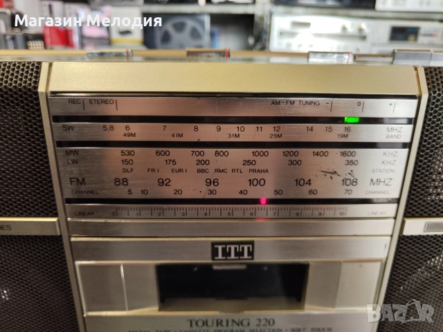 Радиокасетофон ITT Touring 220 В отлично техническо и визуално състояние., снимка 9 - Радиокасетофони, транзистори - 48943530