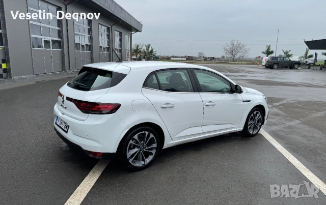 Renault Megane 1.5 Blue DCI, Facelift, снимка 3 - Автомобили и джипове - 53458390