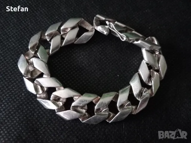 Поръчкова сребърна гривна