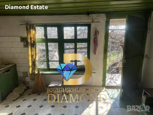 Едноетажна къща с двор в село Златна ливада, общ. Чирпан, снимка 9 - Къщи - 52872827