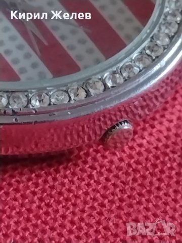 Фешън модел дамски часовник с кристали Американското знаме стил и комфорт 42598, снимка 6 - Дамски - 43786026