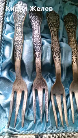 Старинни ПОСРЕБРЕНИ БРОНЗОВИ Богато Орнаментирани РЕТРО ВИЛИЦИ комплект 12 бр. в ЛУКС КУТИЯ А1061, снимка 2 - Прибори за хранене, готвене и сервиране - 32601041