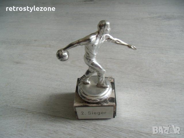 № 5325 стара метална наградна статуетка   - мрамор , метал , 1986 г  - размери - височина 12,5 см , , снимка 1