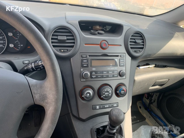 Kia Carens 3 на части, снимка 6 - Части - 51306119