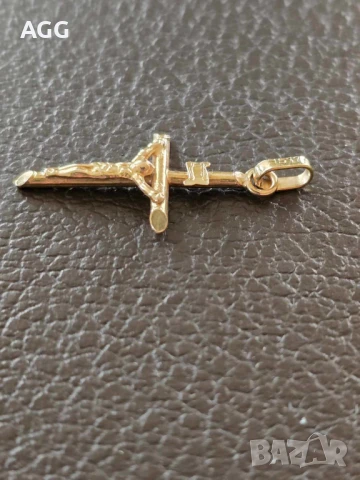 Нежен златен кръст с разпятие Христово, снимка 2 - Колиета, медальони, синджири - 50589764