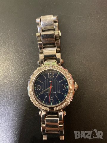 Дамски часовник Tomy hilfiger като нов, снимка 2 - Дамски - 36761237