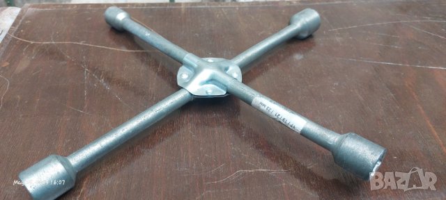 Кръстачка за автомобил, снимка 2 - Автомобили и джипове - 40821380