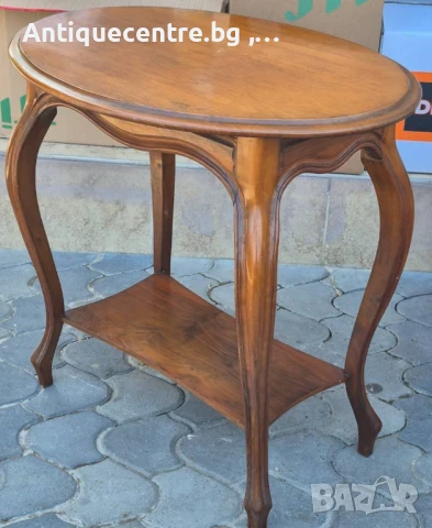 Елегантна, салонна масичка. 