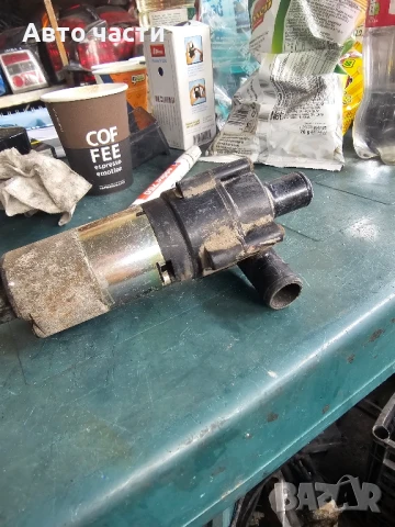 Оригинална водна помпа за Mercedes-Benz C280 W202 M104 0016351164, снимка 2 - Части - 50827712