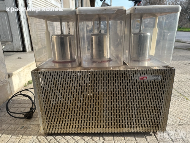 италианска професионална машина за охлаждане на сок или айран, снимка 8 - Обзавеждане за заведение - 52898575