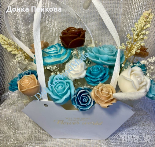 Луксозен букет от соеви свещи в тюркоаз и бяло – ръчна изработка, снимка 11 - Декорация за дома - 53516640