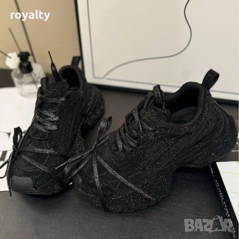 Balenciaga НА ЕДРО Дамски Черни Маратонки С Камъни 8 Бр. 