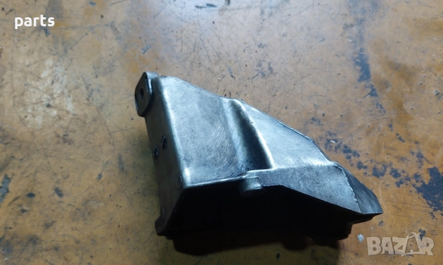 Лапа Двигател 1.9TDI VW Пасат 5 (2) - Ауди А4 Б5 - A3 8L - Сеат - Шкода - 8D0199307, снимка 4 - Части - 51540526