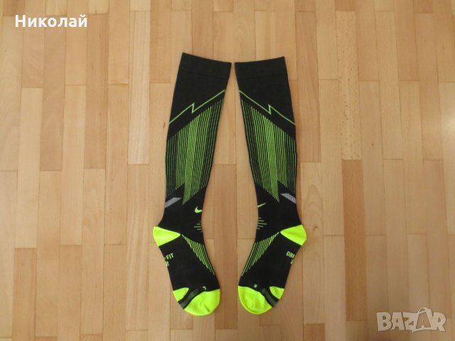 nike elite hyper lightweight compression socks black volt , снимка 4 - Дамски чорапи - 32541186