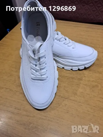 Продавам спортни бели обувки/маратонки/, естествена кожа отвън и вътре. Неразличими от нови, снимка 2 - Дамски ежедневни обувки - 47558075
