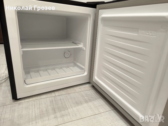 Хладилник с фризер, 31 литра НОВ, снимка 2 - Хладилници - 52470940