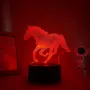 Холограмна 3D LED лампа Кон,RGB Седемцветен Интелигентен Контрол,USB/батерия, снимка 3