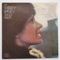 Shirley Bassey - The Shirley Bassey Singles Album - ВТА 11008, снимка 1 - Грамофонни плочи - 35362400