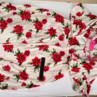 Асиметрична лятна бяла рокля с червени цветя марка Lady Boho, снимка 5 - Рокли - 28660857