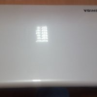 Лаптоп Тошиба, снимка 3 - Лаптопи за дома - 38390642