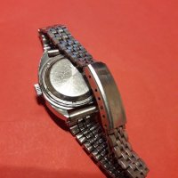 Стар дамски механичен часовник -Лъч , снимка 5 - Антикварни и старинни предмети - 26387414
