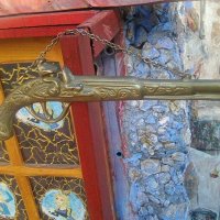 Два декоративни месингови пистолета за стена сувенир, снимка 2 - Декорация за дома - 43593582