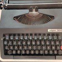 Хеброс 1300 Ф. Преносима пишеща машина. , снимка 6 - Антикварни и старинни предмети - 44067451