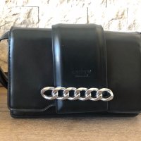 Givenchy дамска чанта и боти , снимка 3 - Чанти - 27027560