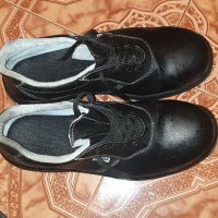 Продавам Работни Обувки , снимка 1 - Мъжки боти - 32612153