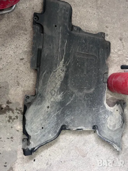 кора под кутия скорости и под двигател мотор мерцедес е класа W212 2015 4Matic 4x4 кори под купе 4х4, снимка 1