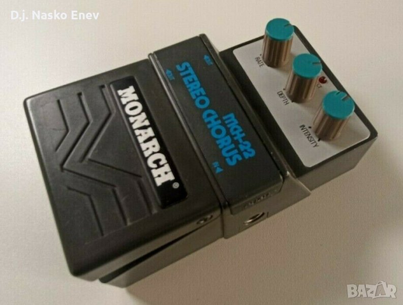 Monarch MCH-22 Stereo Chorus Pedal 80er/90er Made In Japan - хорус педал за ел китара, снимка 1