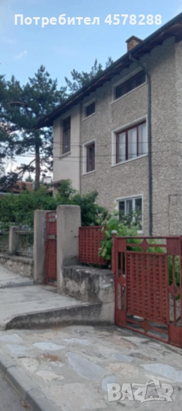 Етаж от къща с малко дворно място + гаража отделно , снимка 1