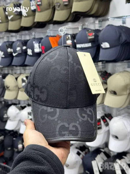 Маркови шапки с козирка , снимка 1