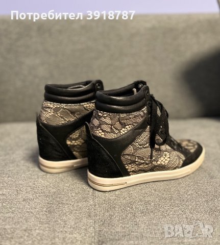 Оригинални обувки на платформа GUESS, снимка 2 - Дамски елегантни обувки - 43351949