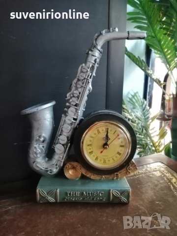 Сувенир саксофон с часовник на батерия 