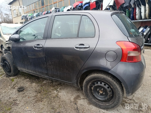 Toyota Yaris II 1.3 бензиин 87 к.с. 2SZ 2007г. НА ЧАСТИ, снимка 3 - Автомобили и джипове - 53506333
