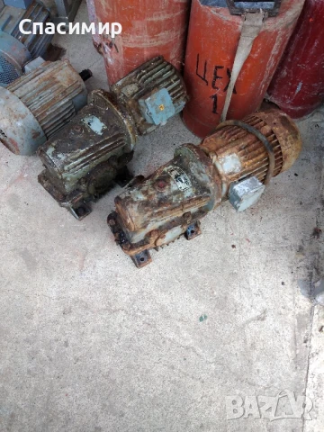 моторедуктори български 1,1kw на 940об  1/22 изх 42обр, снимка 2 - Електродвигатели - 51169327