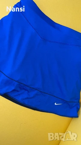 Оригинална спортна пола на Nike с бродирано лого, снимка 3 - Поли - 50877670