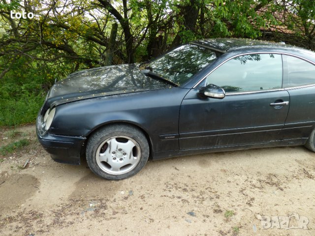 Mercedes-Benz CLK 200 2.0 kompresor, снимка 3 - Автомобили и джипове - 40685351