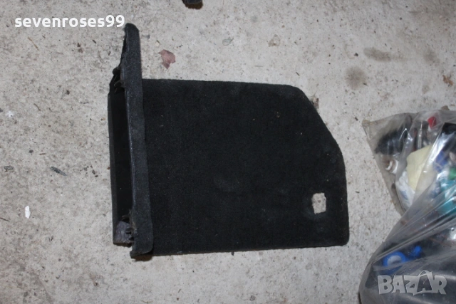 Интериорна пластмаса багажник лява Волво В70 2009 Volvo V70 комби  468500Z
