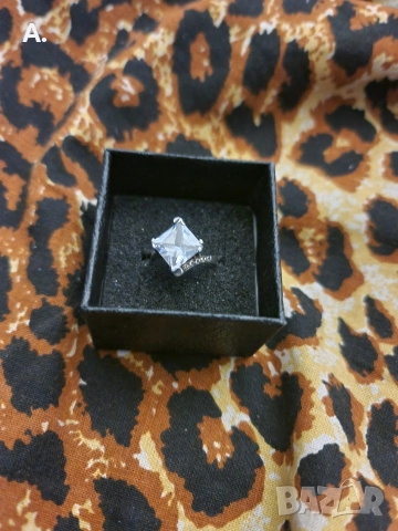 Сребърен пръстен с кристал, снимка 2 - Пръстени - 52939534